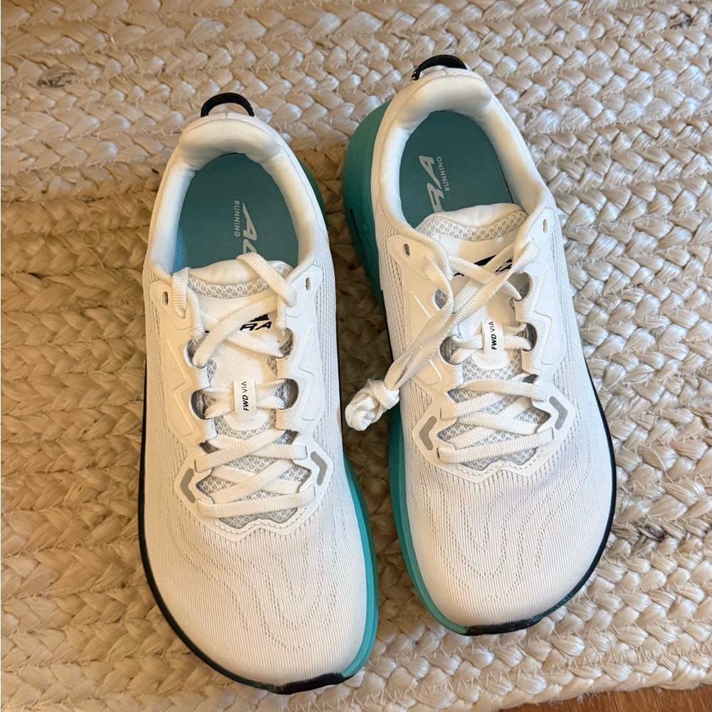 Altra White and Teal FWD Via
